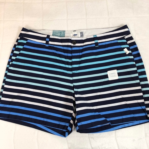 Old Navy Pants - NWT Old Navy 5" Mid-Length Shorts